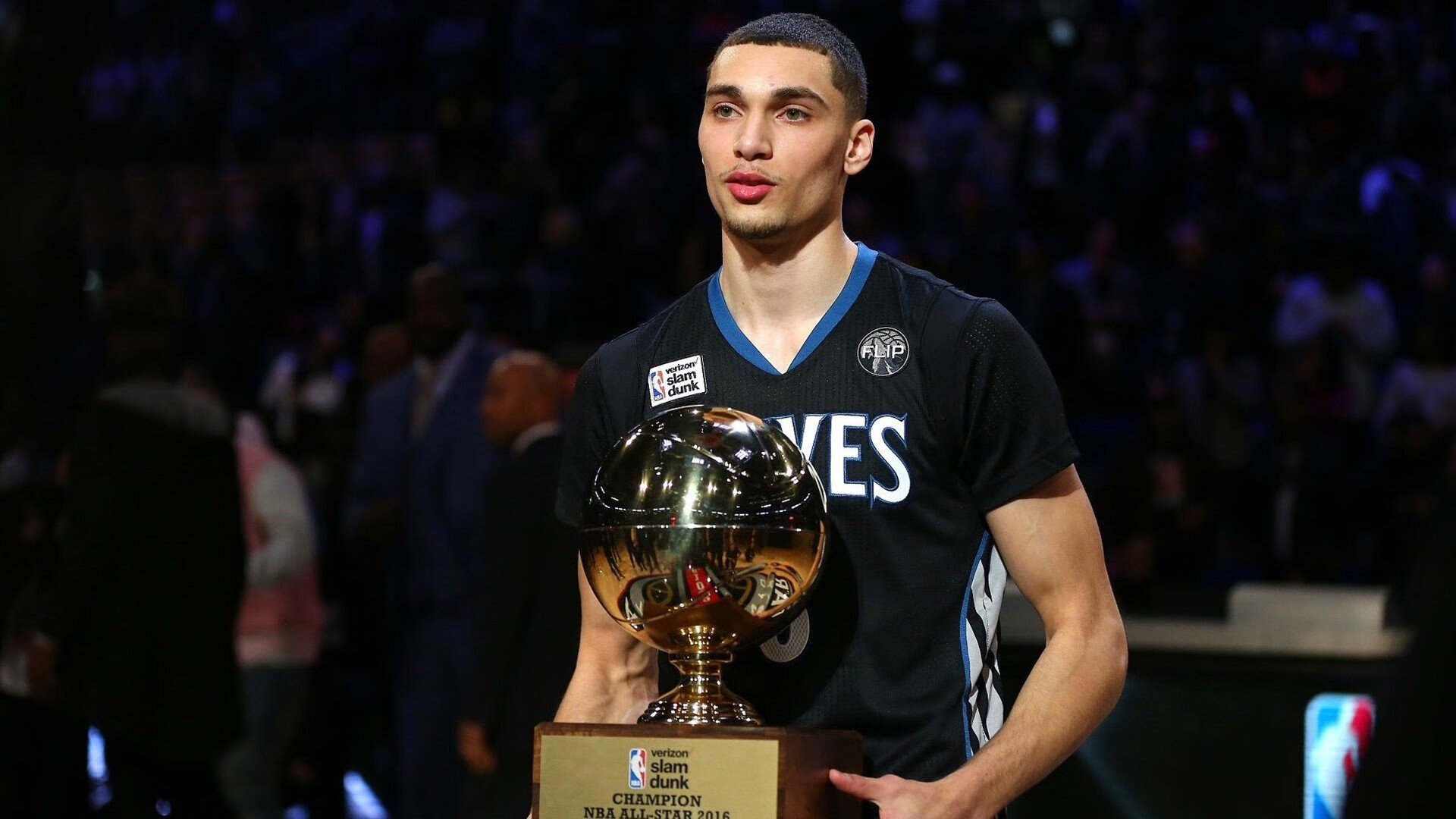 “全明星集结!明星投手、击球手火力全开,激烈角逐冠军”,明星投篮视频