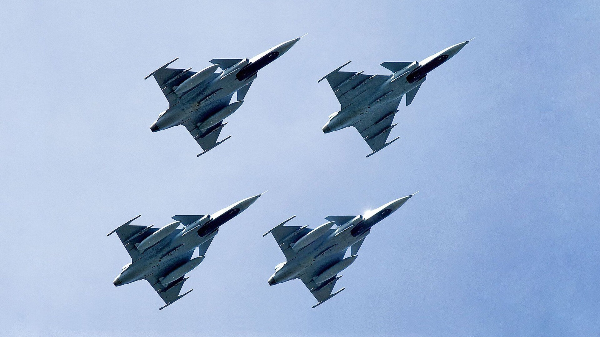 “西甲豪门内哄不断,争冠战火再度点燃”,豪门三强挥金如土,赚足流量的西甲联赛迎来新伙伴