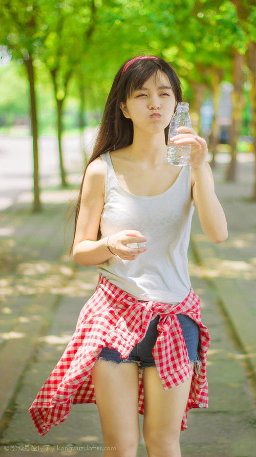 西班牙马术协会与国际马术组织合作，举办国际马术交流活动，促进技术交流。