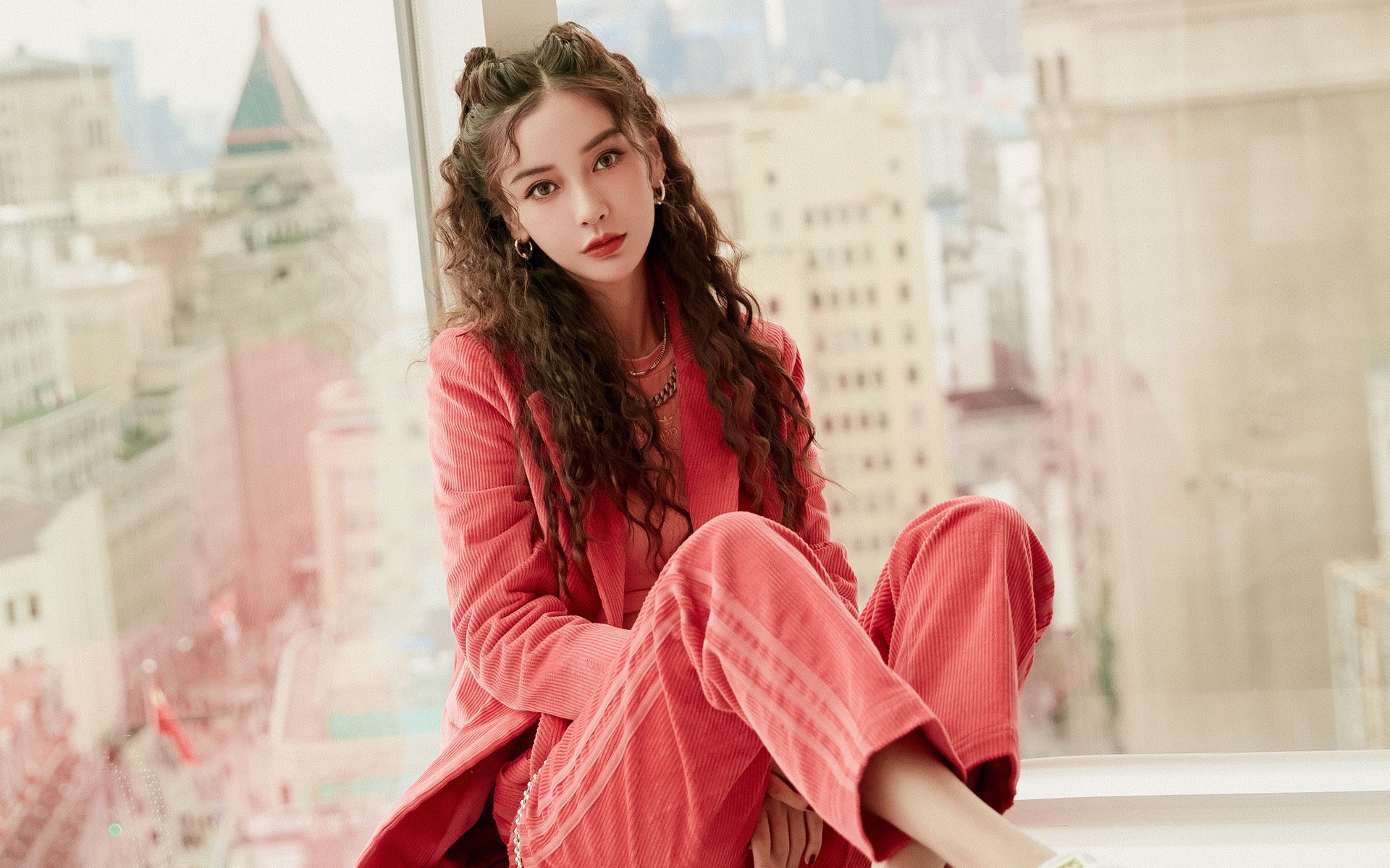 爱游戏电竞官网-中国足球联赛各队表现出色，战绩屡创佳绩，中国国内足球联赛