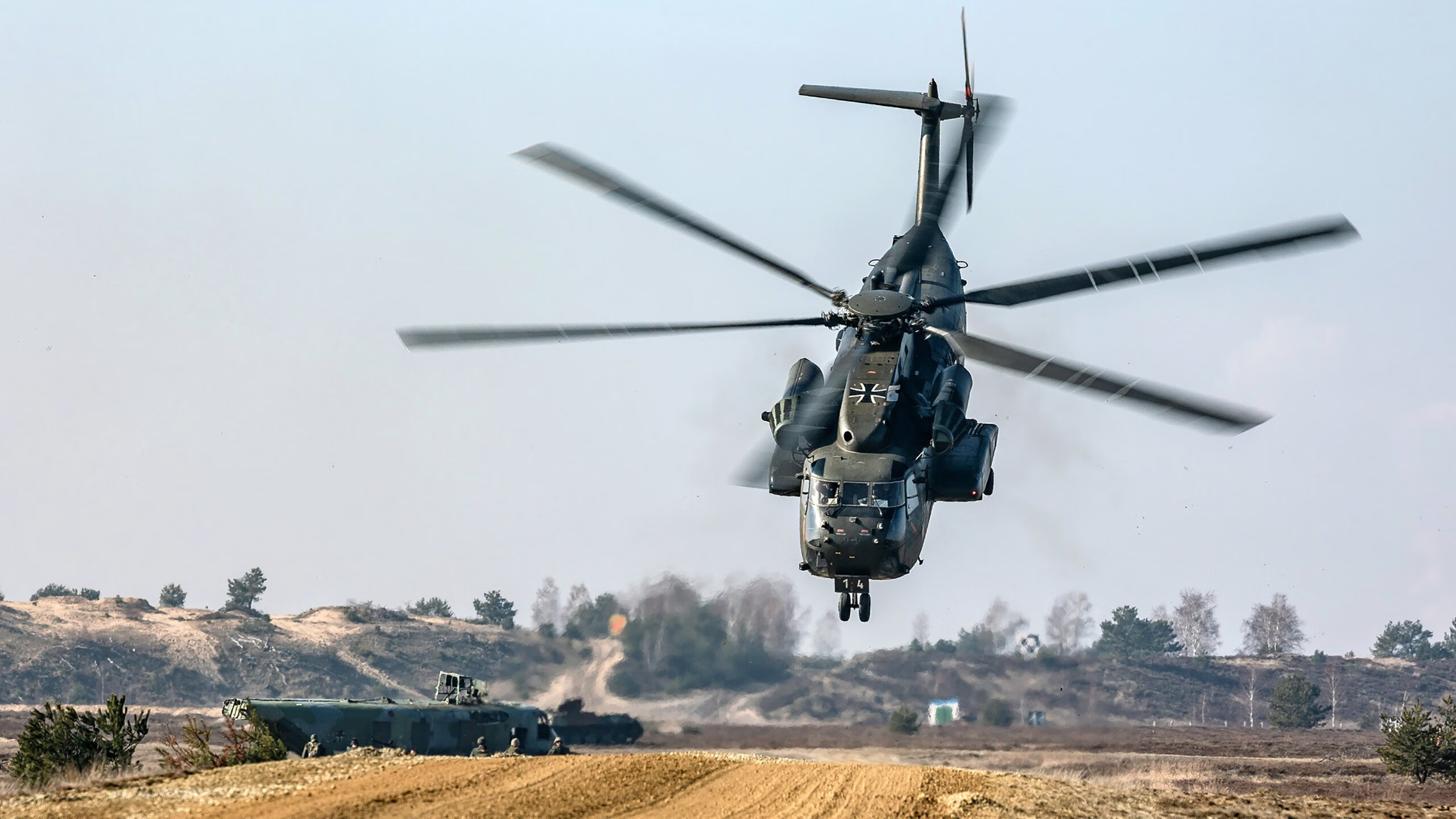 热血对抗!两支顶尖球队将在球场上激战